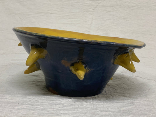 Bolo blu e giallo, dettaglio