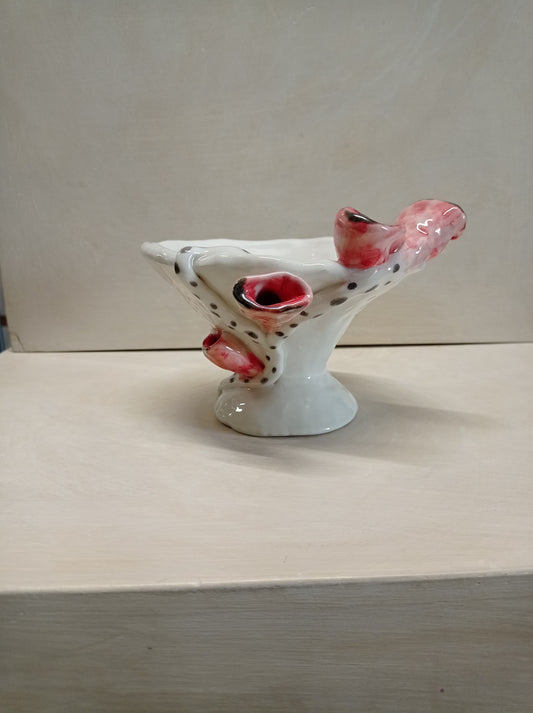 Alzata porta bon-bon con fiore rosa in ceramica