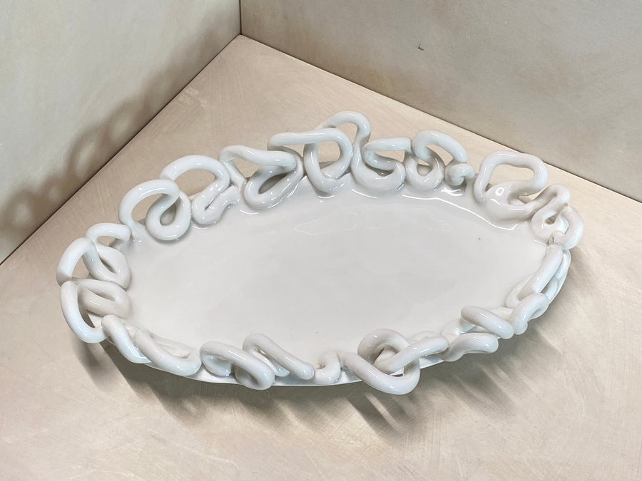 Centro tavola ovale bianco, dettaglio dell'intreccio