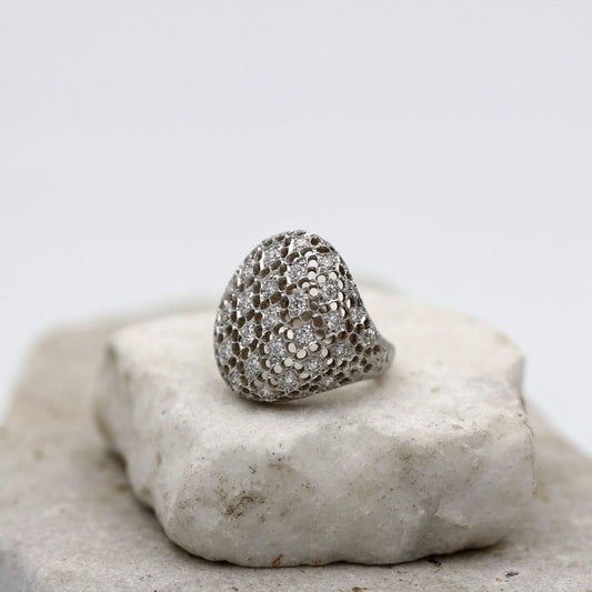 Anello in oro con diamanti, stile fiorentino, veduta d'insieme