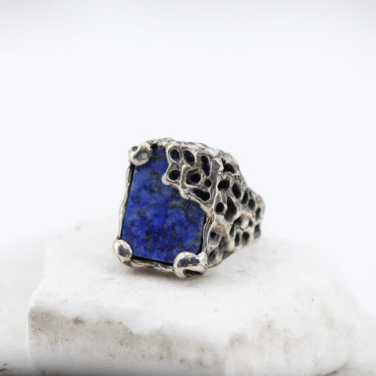 Anello Marte in argento con lastra di lapislazzuli, veduta d'insieme