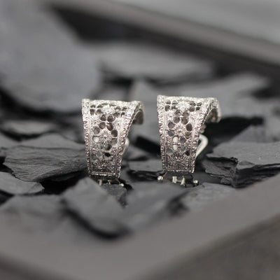 White and yellow gold earrings with openwork mesh and diamonds, Anna Gioielli