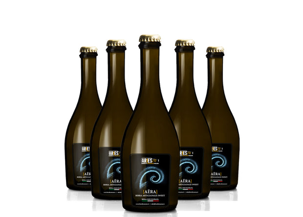 Le sei bottiglie di Aëra da 33 cl schierate