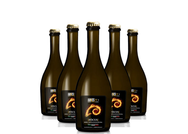 Le sei bottiglie di Focus da 33 cl schierate