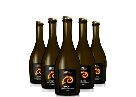 Le sei bottiglie di Focus da 33 cl schierate