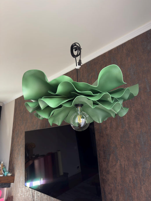 Lampadario Fiore Verde Salvia — GlowBlooms, fatto a mano a Collesalvetti