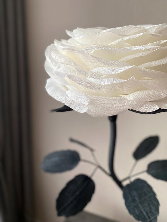 Rosa gigante in carta crespa — GlowBlooms, fatto a mano a Collesalvetti