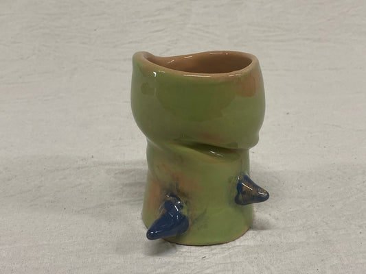 Bicchiere verde e blu con cactus dipinti