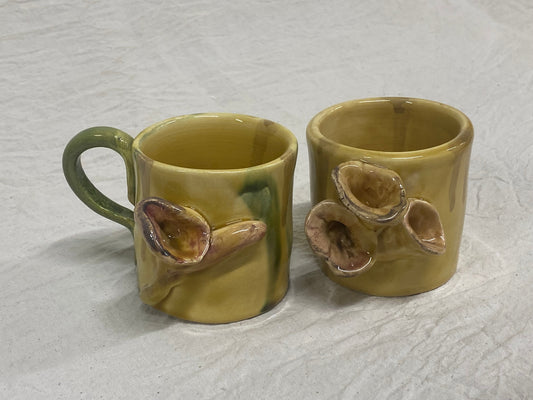 Dettaglio del decoro fiorito