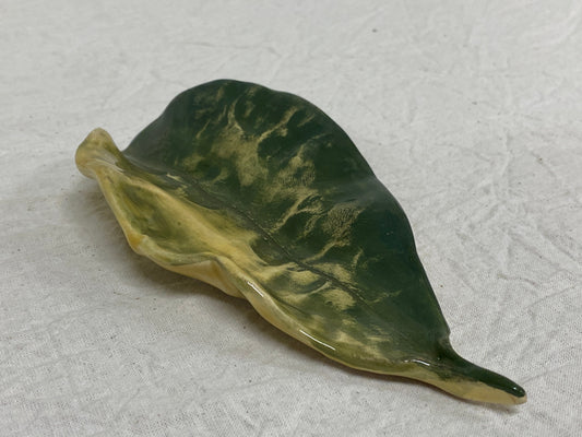Foglia larga in ceramica verde
