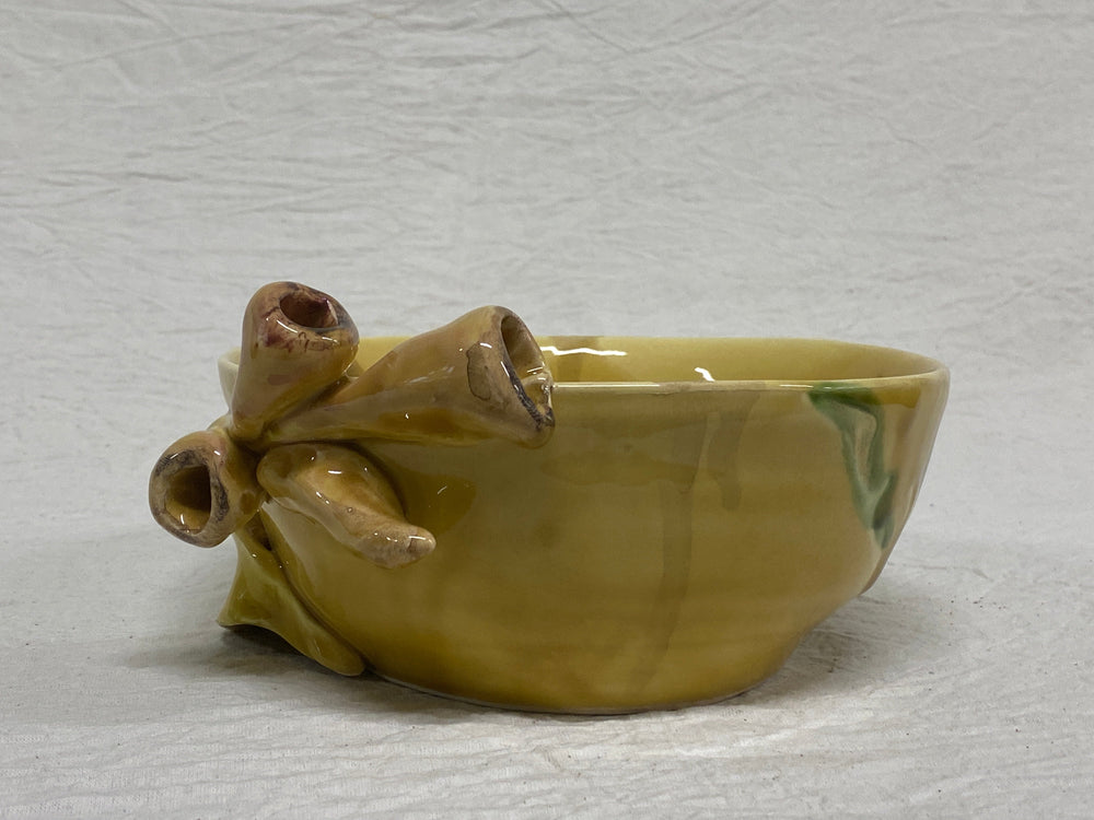 Bolo in ceramica con fiori miele dipinti a mano