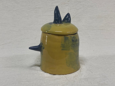 Barattolo giallo e blu con cactus dipinti