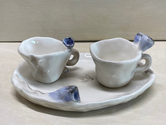 Set tazzine fiori blu, dettaglio del decoro
