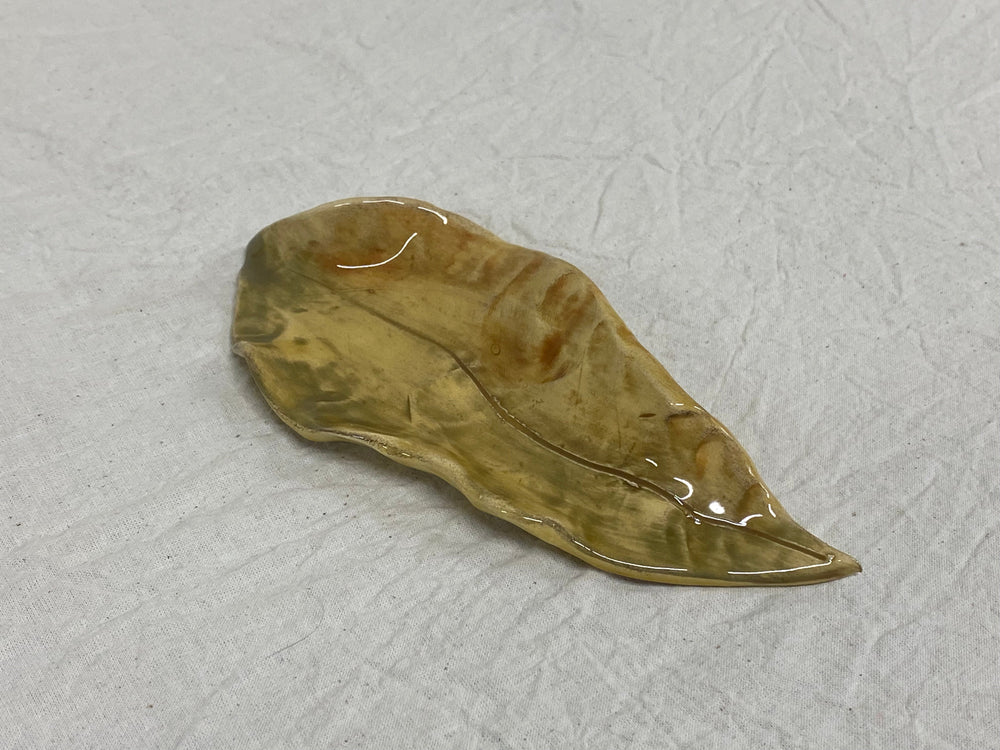 Foglia in ceramica gialla