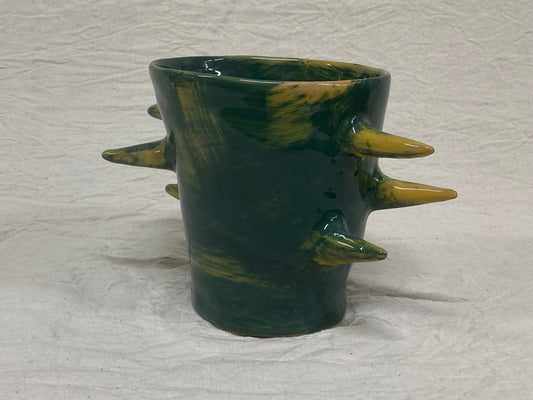 Vaso piccolo verde e giallo con cactus dipinti