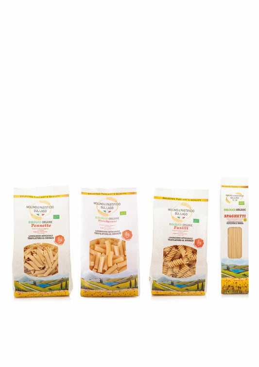 La scatola aperta con le quattro confezioni di pasta biologica affiancate
