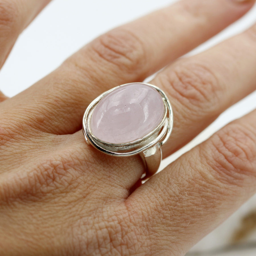 L'anello al dito, di tre quarti dall'alto
