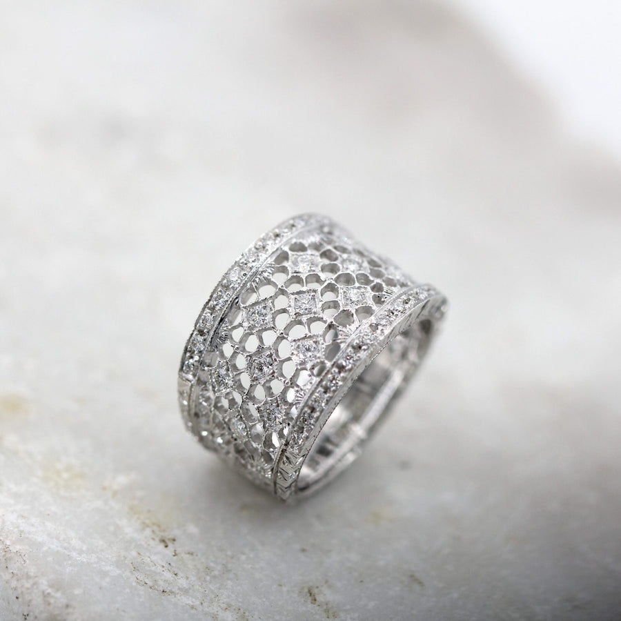 Anello fascia in oro bianco, l'interno della fascia