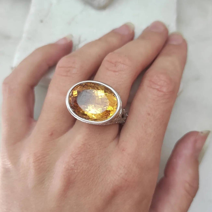 L'anello al dito, veduta da sopra di sbieco