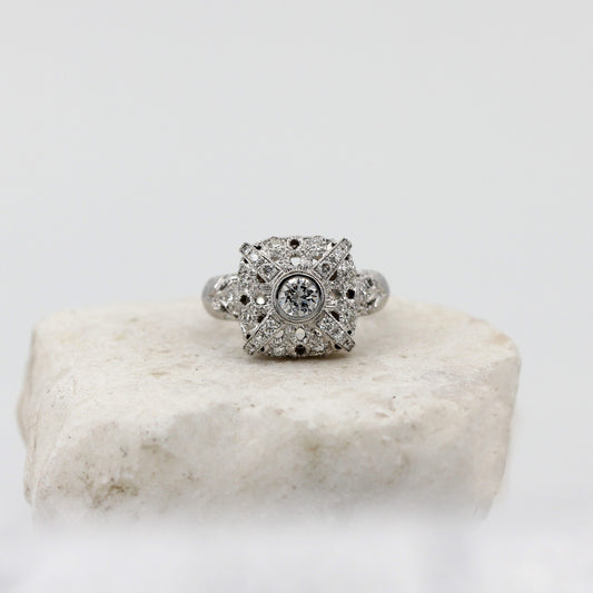 Anello Prestige in oro con righe incrociate e diamanti, Anna Gioielli