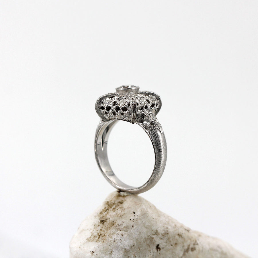 Anello Prestige in oro, il volume visto dall'alto