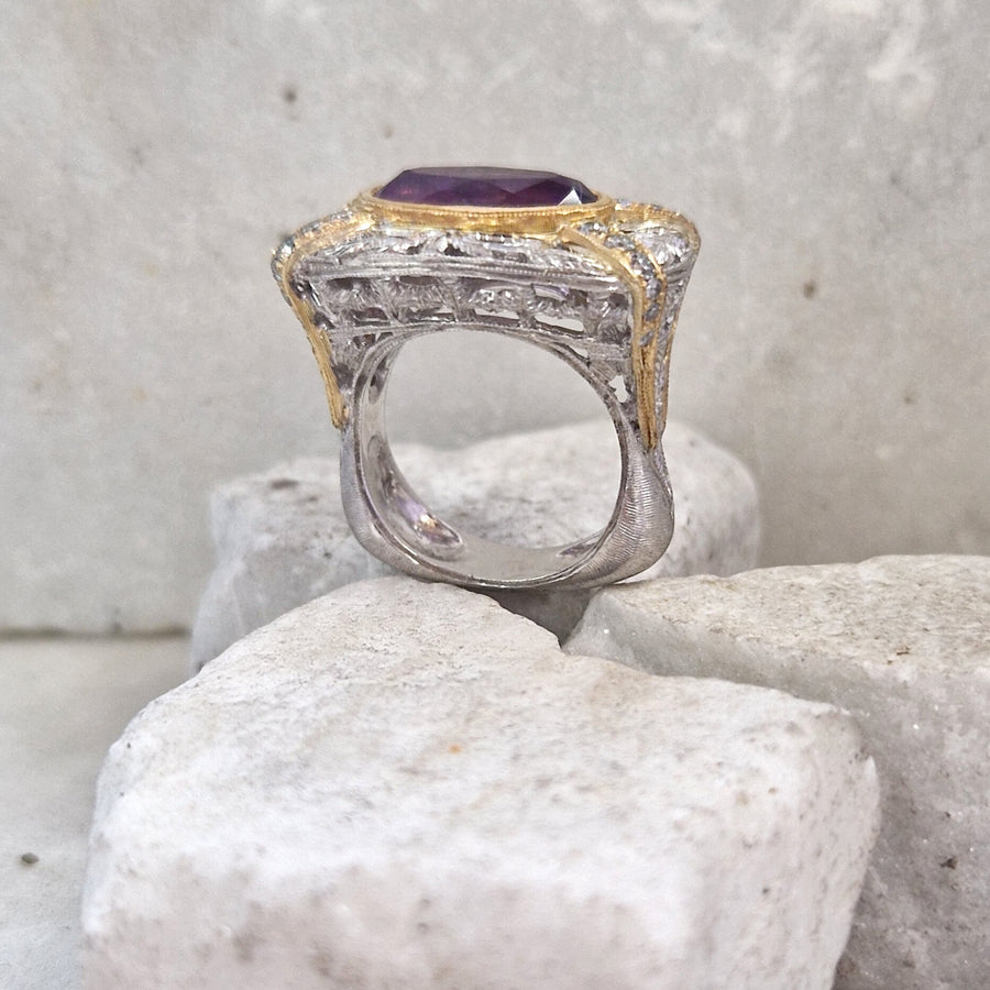 L'anello di profilo: l'altezza della cupola traforata e l'interno liscio della fascia
