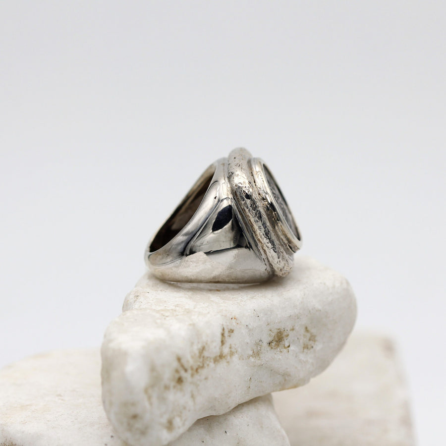 L'anello di spalle: la fascia liscia e le spalle che si allargano verso la testa