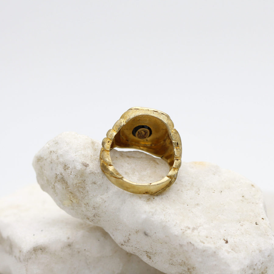 L'anello da dietro: l'interno della fascia sotto la testa