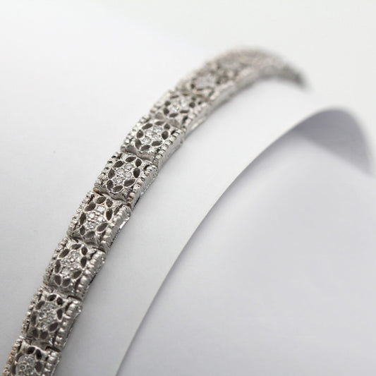 Bracciale in oro bianco a righe incrociate, veduta d'insieme
