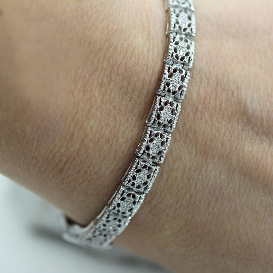 Il bracciale visto dall'alto, tutta la lunghezza