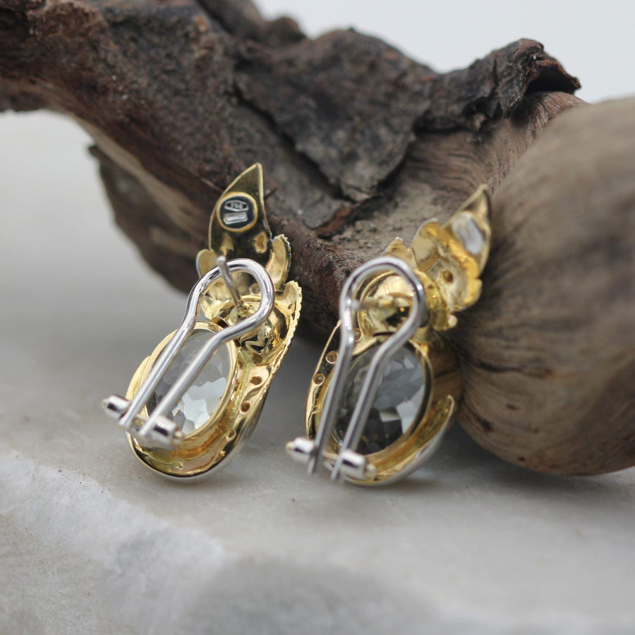 Il volume delle foglie in oro bianco