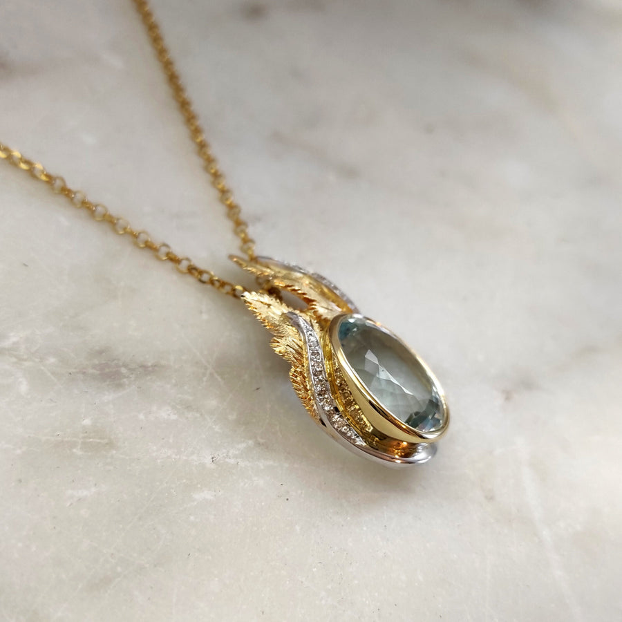 The natural aquamarine seen from the front