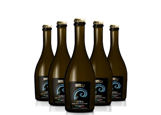 Le sei bottiglie di Aëra da 33 cl schierate