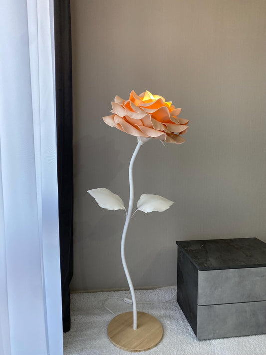 Rosa Neige con foglie bianche — GlowBlooms, fatto a mano a Collesalvetti