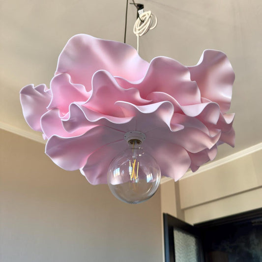 Lampadario Fiore Rosa Cipria — GlowBlooms, fatto a mano a Collesalvetti