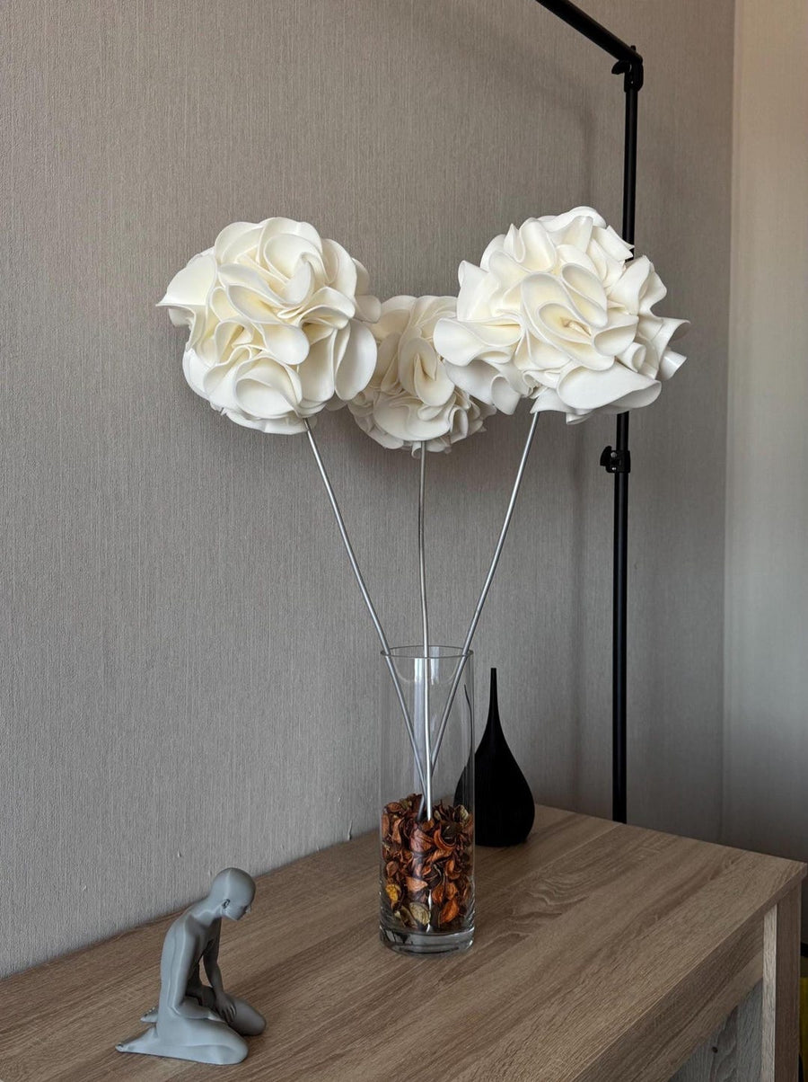 Fiori Bianchi in Vaso di Vetro — GlowBlooms, fatto a mano a Collesalvetti