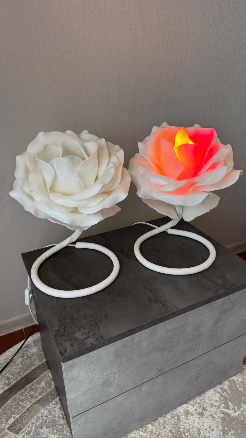 Rosa Bianca Scultorea — GlowBlooms, fatto a mano a Collesalvetti