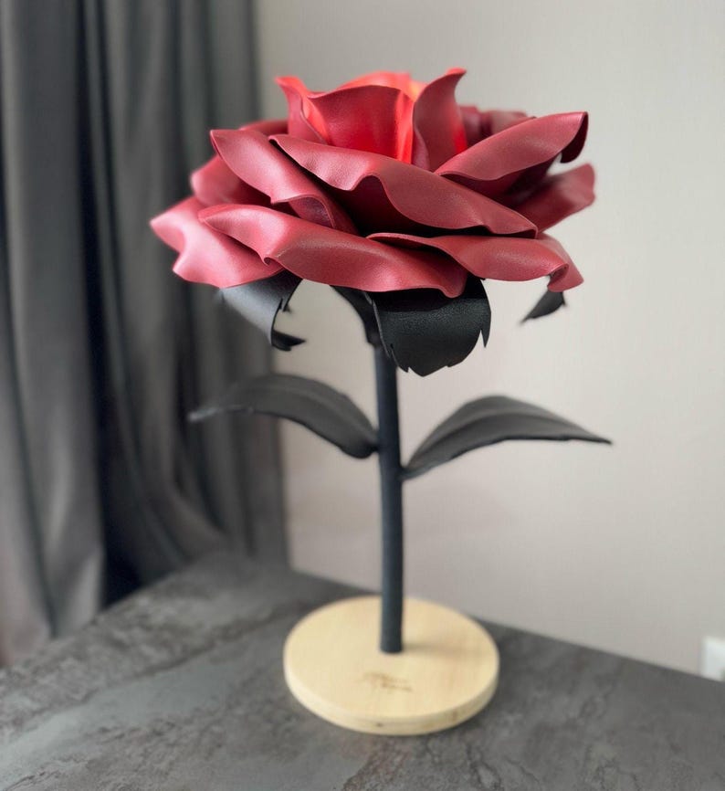 Fiore Fucsia da Tavolo — GlowBlooms, fatto a mano a Collesalvetti
