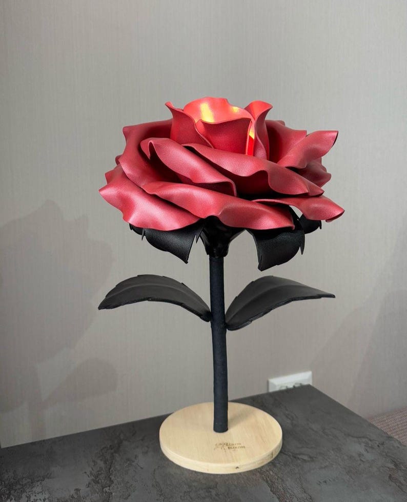 Fiore Fucsia da Tavolo — GlowBlooms, fatto a mano a Collesalvetti