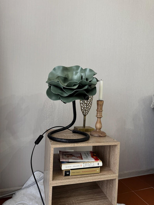 Fiore Verde Salvia da Comodino — GlowBlooms, fatto a mano a Collesalvetti
