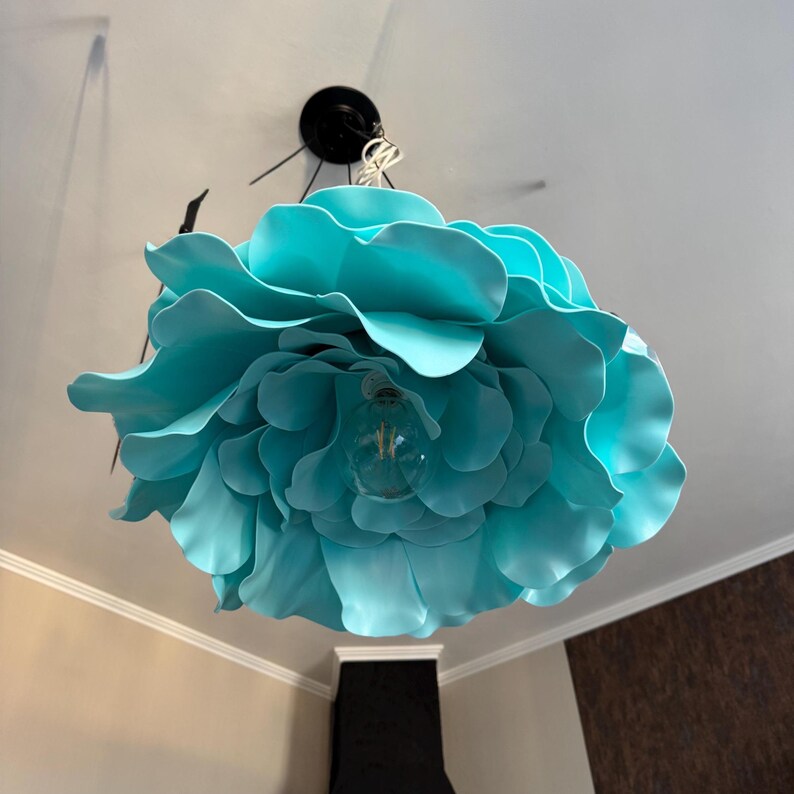 Lampadario Fiore Turchese — GlowBlooms, fatto a mano a Collesalvetti