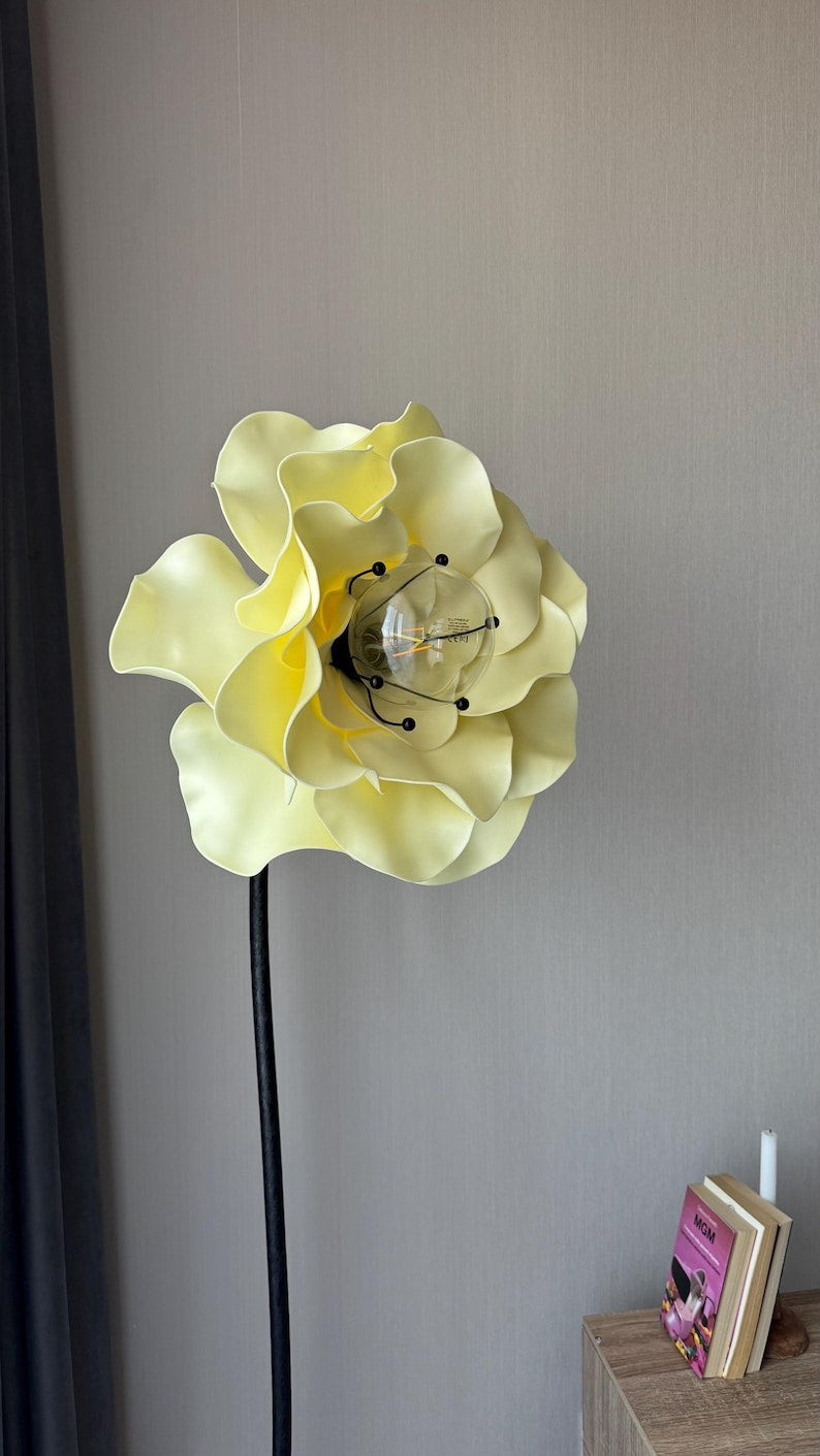 Fiore gigante da terra — GlowBlooms, fatto a mano a Collesalvetti