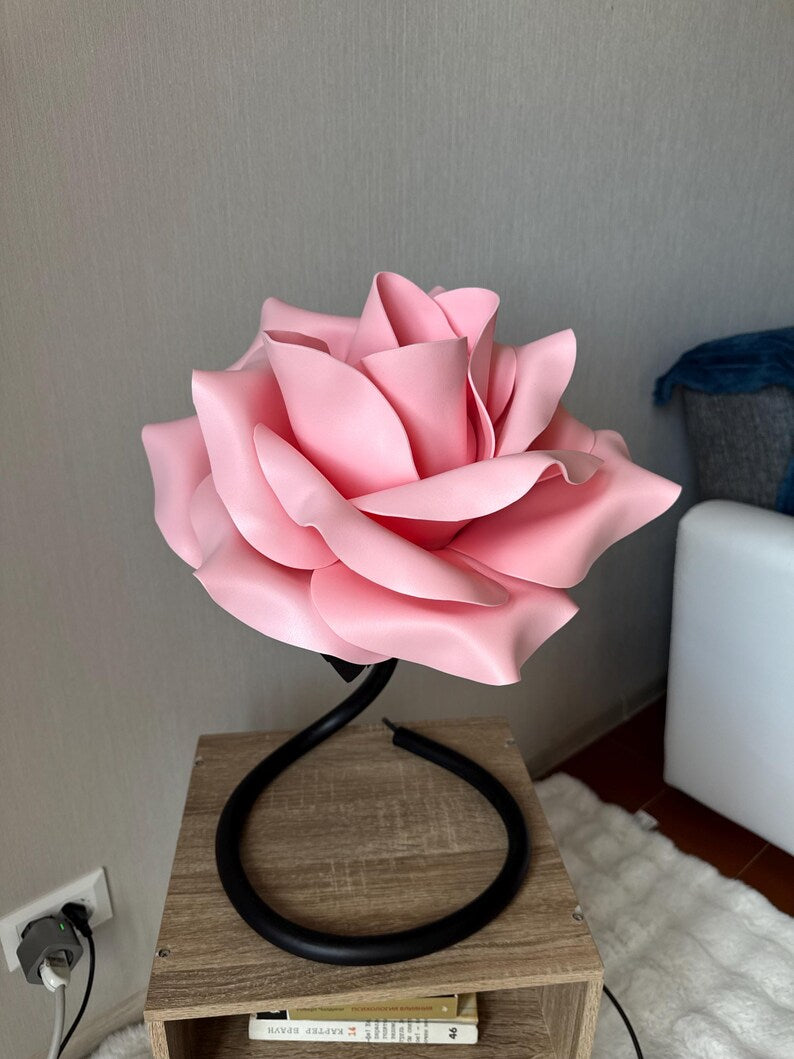 Rosa LED da tavolo — GlowBlooms, fatto a mano a Collesalvetti