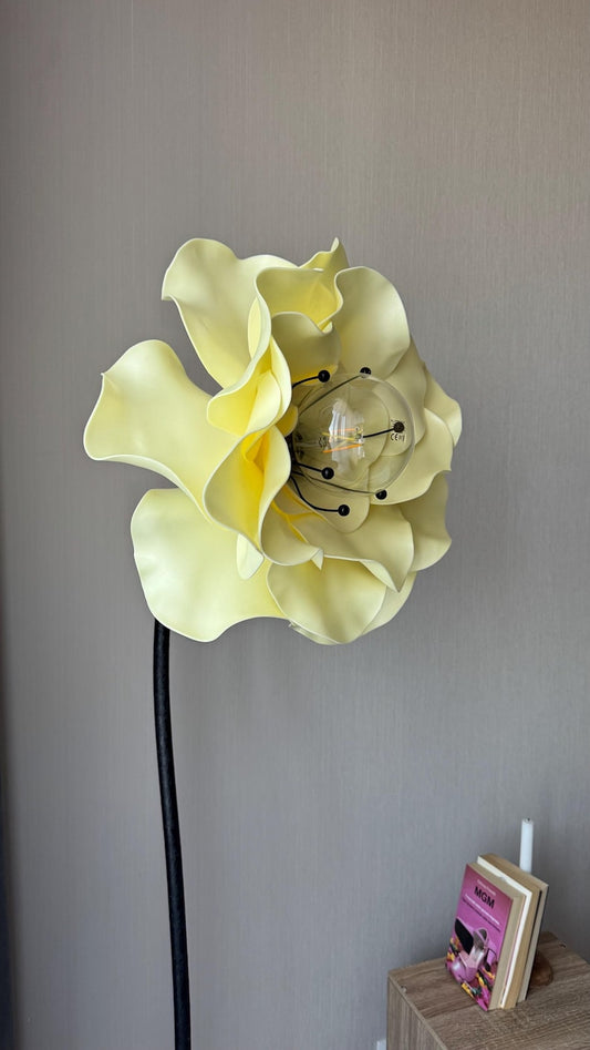 Fiore gigante da terra — GlowBlooms, fatto a mano a Collesalvetti
