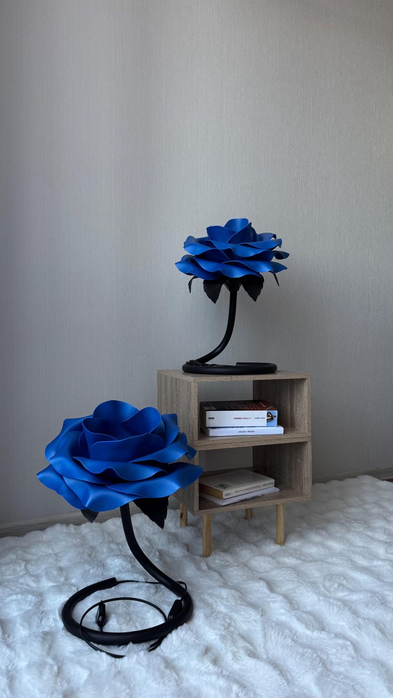 Coppia di Rose Blu — GlowBlooms, fatto a mano a Collesalvetti