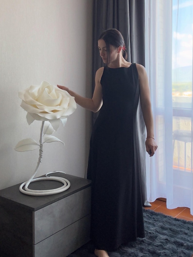 Rosa bianca da comodino — GlowBlooms, fatto a mano a Collesalvetti