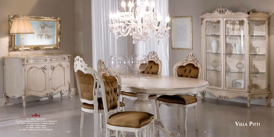 La pagina di catalogo con il tavolo ovale 5039 e le sedie 5040 in una sala: gli altri mobili della sala non sono compresi