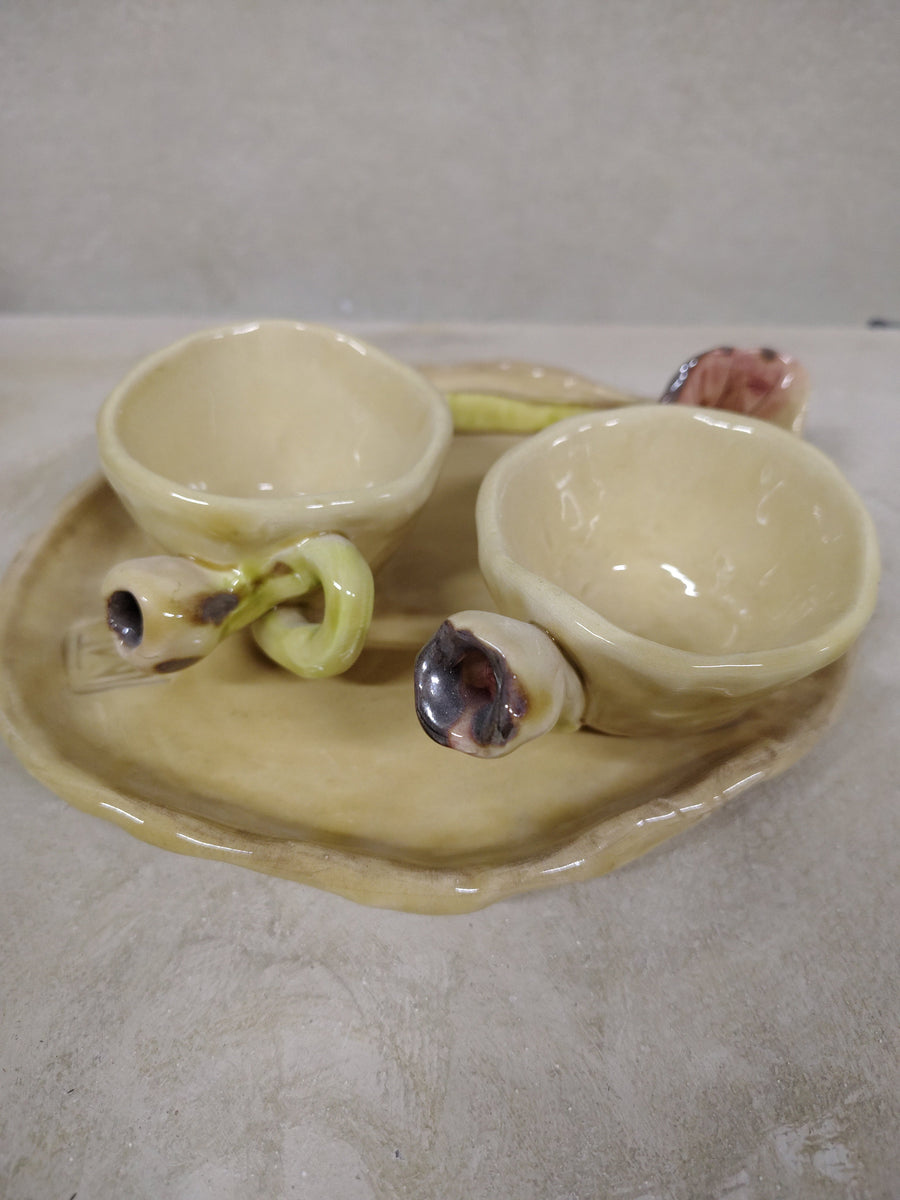 Set of cups, the saucer