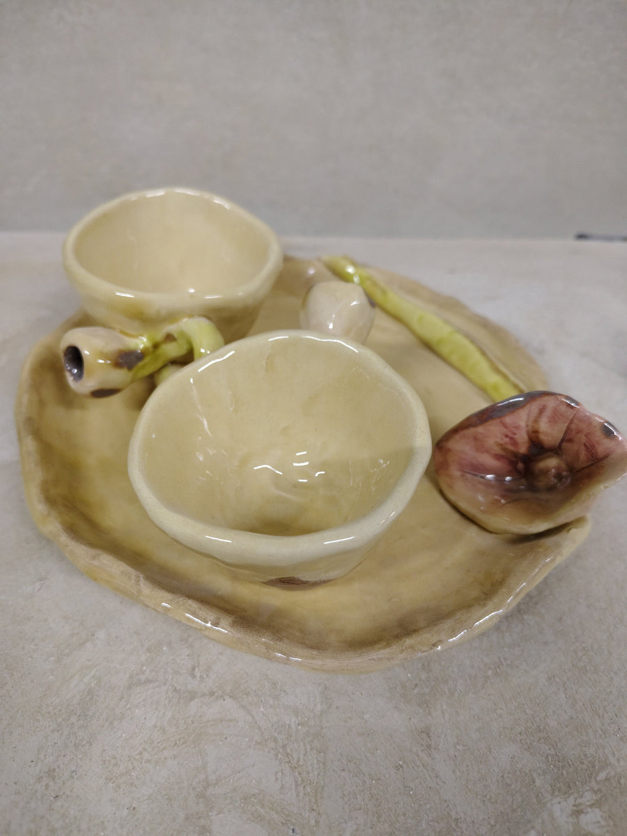 Set of cups, overall view