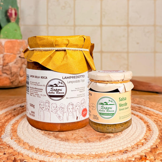 Il vasetto grande di lampredotto e quello piccolo di salsa verde, affiancati sul centrino